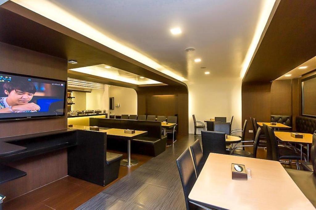 Clover City Center Plus Hotel Янгон Екстериор снимка