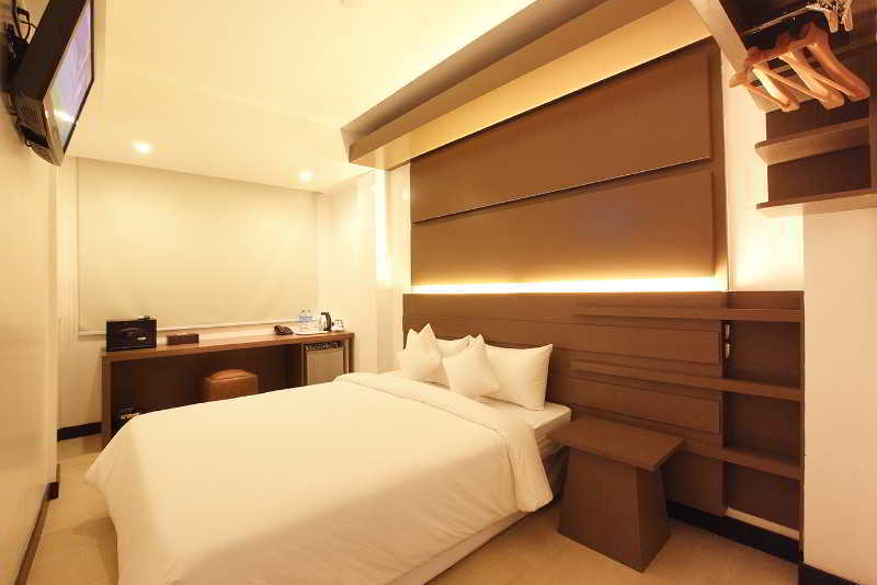 Clover City Center Plus Hotel Янгон Екстериор снимка
