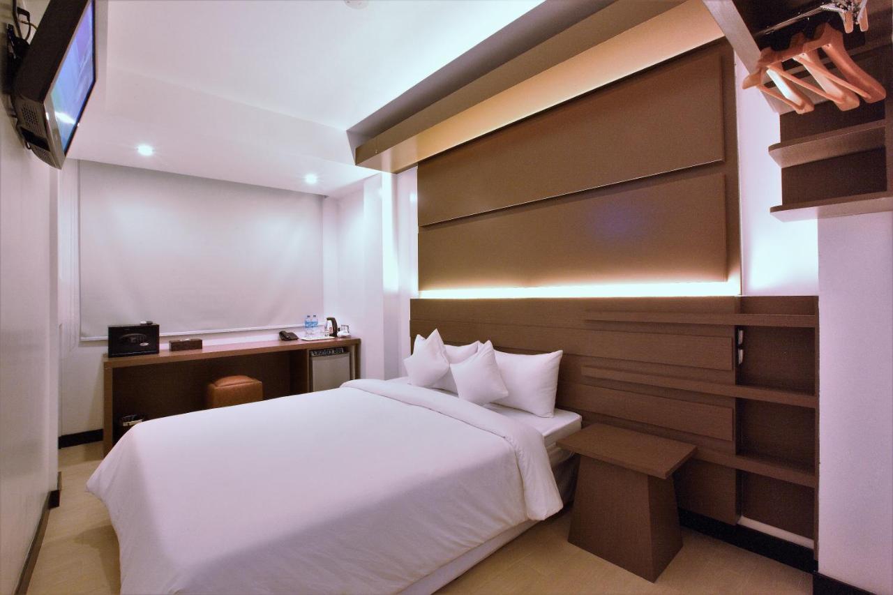 Clover City Center Plus Hotel Янгон Екстериор снимка