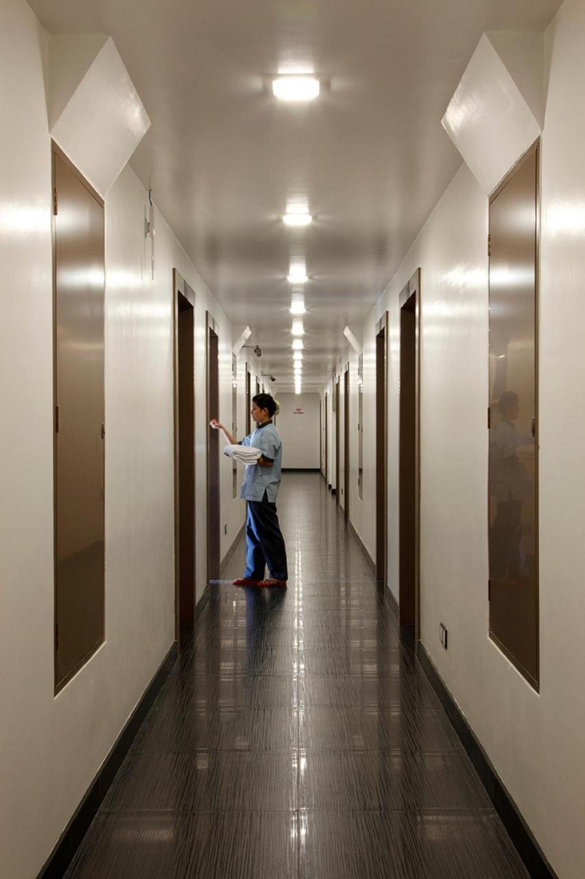 Clover City Center Plus Hotel Янгон Екстериор снимка