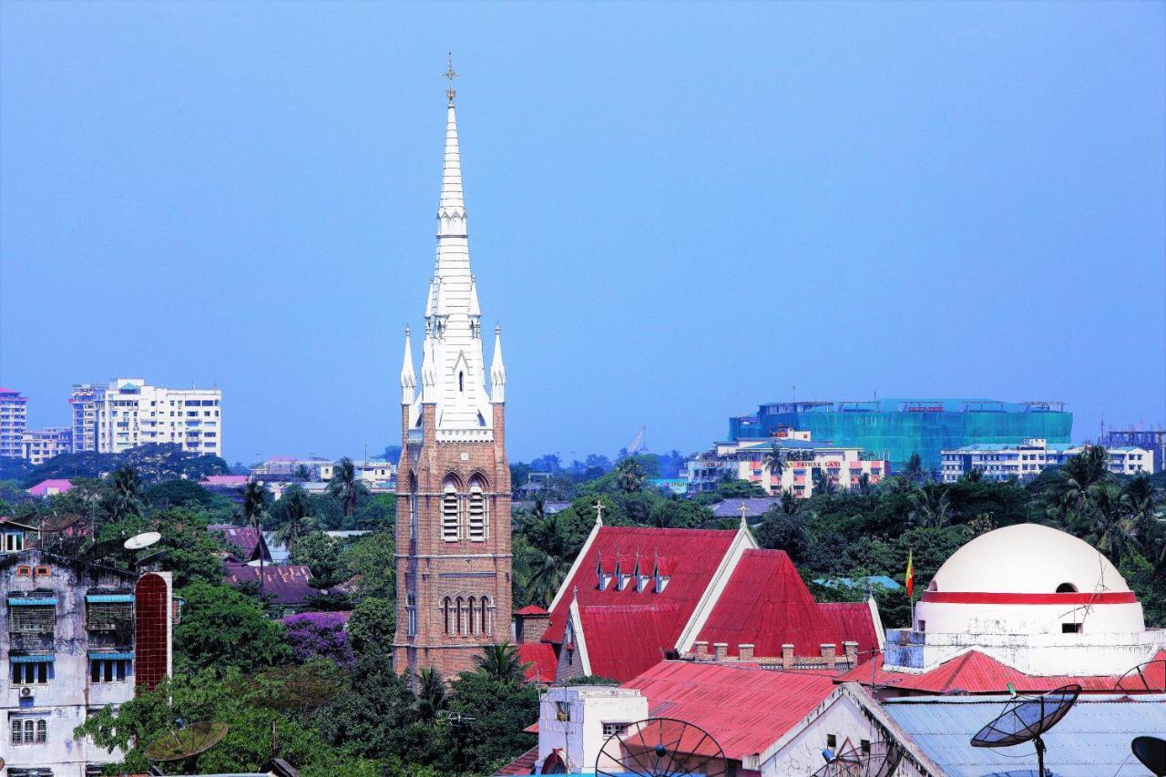 Clover City Center Plus Hotel Янгон Екстериор снимка